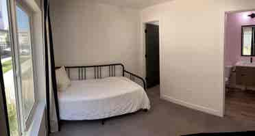 Private Ballpark Bedroom+Bathroom!