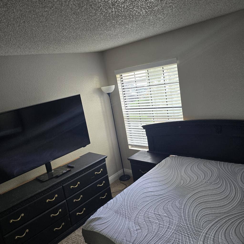 Fully Furnished Room for Rent