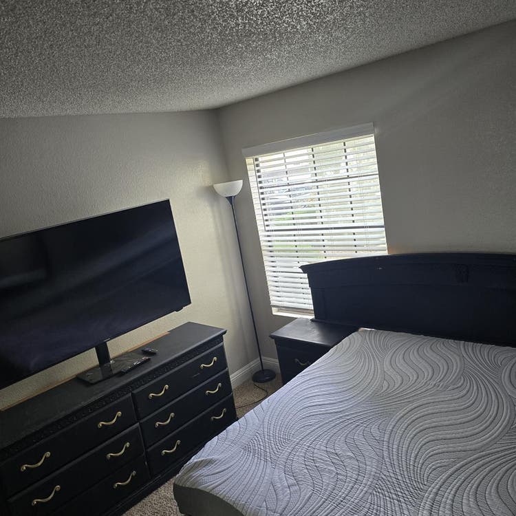 Fully Furnished Room for Rent