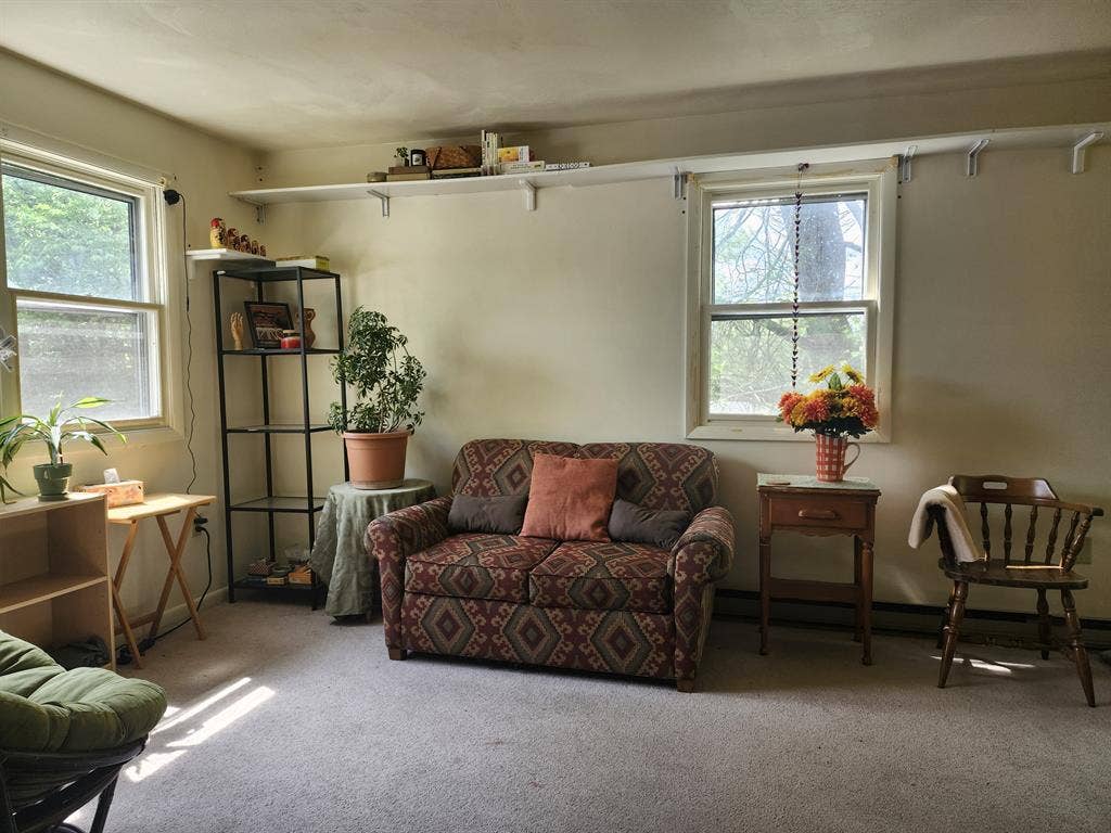 Looking for Roomate