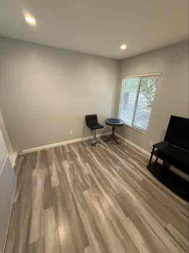 Room for Rent in a Cozy 3-Bedroom