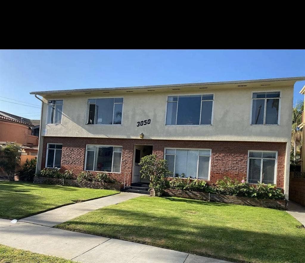 Walking distance from the beach!
