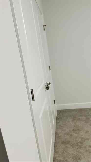 Spacious Bedroom for rent at Latham