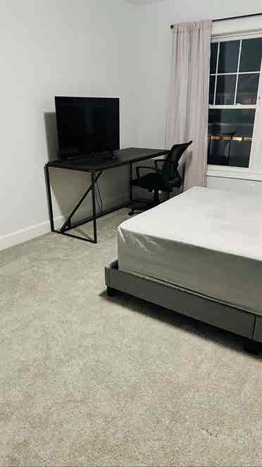 Spacious Bedroom for rent at Latham