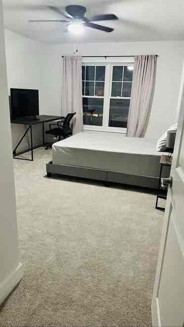 Spacious Bedroom for rent at Latham