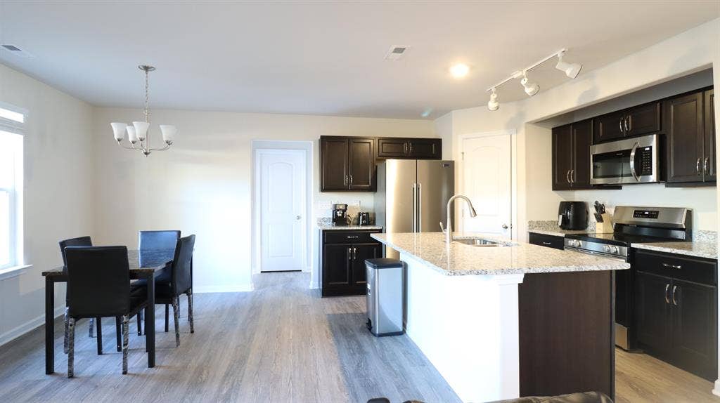 Private Furnished Rm Available Now!