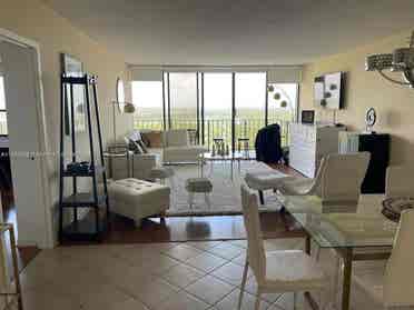 Available: Immediate entry(bayside)