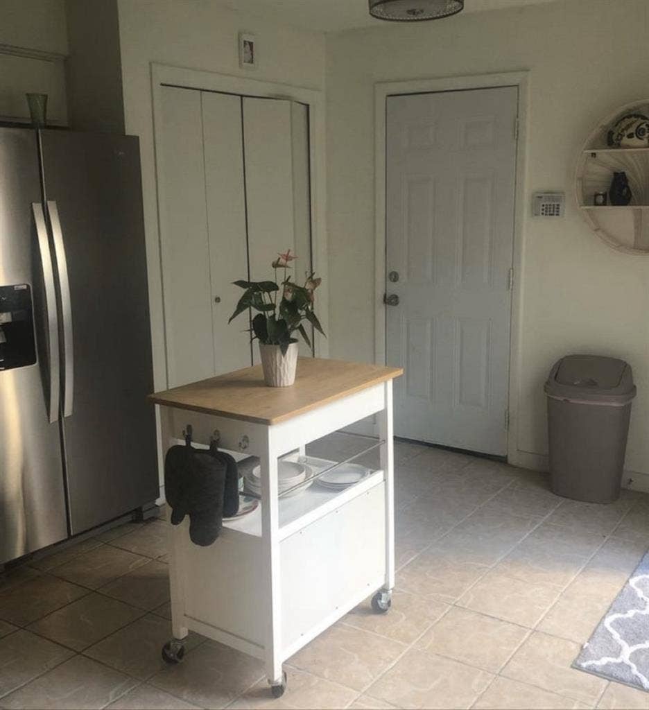Room and bathroom with parking