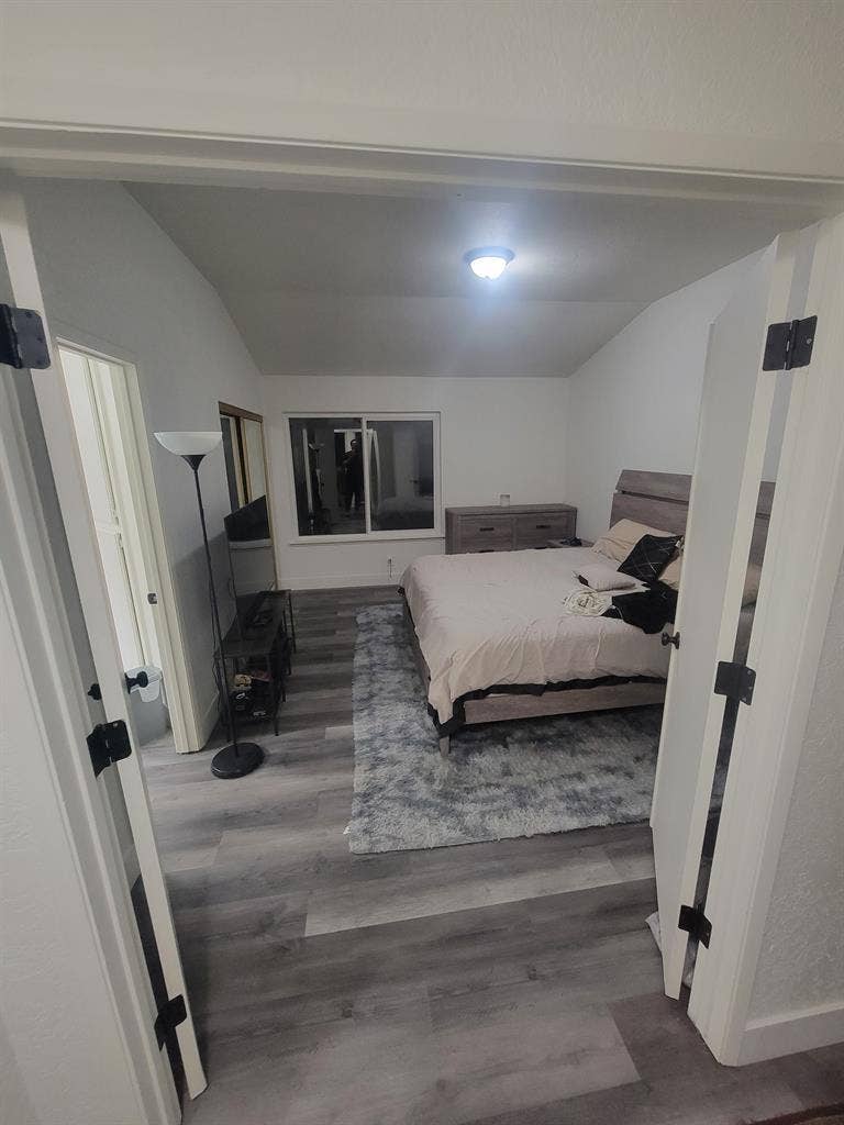 Master bedroom w/ private bathroom
