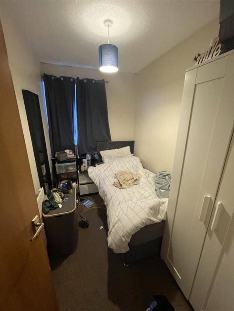 room available for single female
