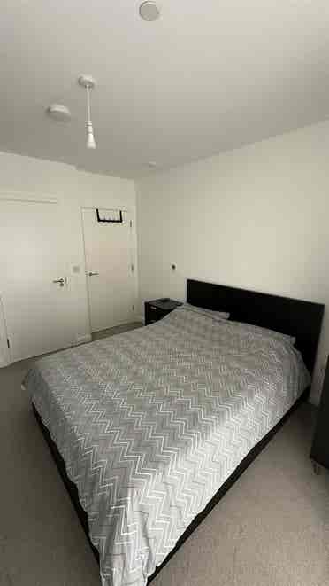 Ensuite room for renting in Acton