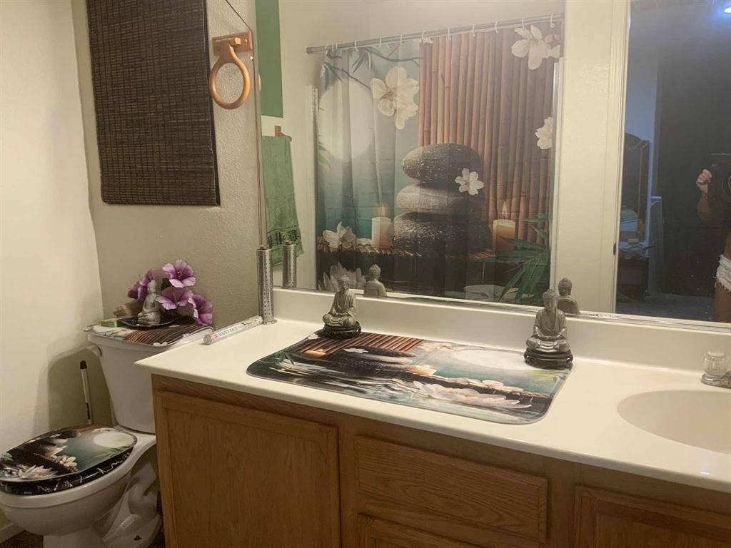 ROOM HAS BEEN RENTED