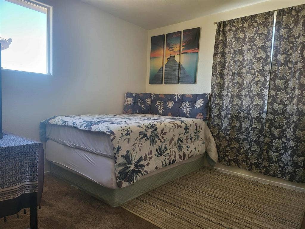 ROOM HAS BEEN RENTED