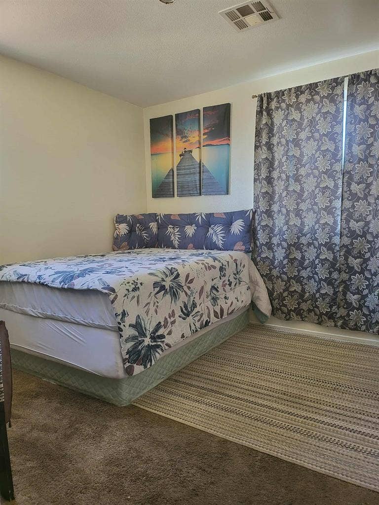 ROOM HAS BEEN RENTED