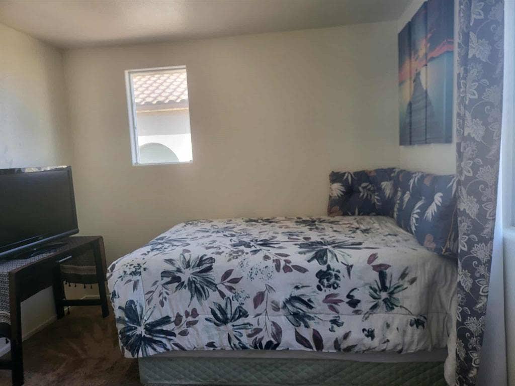 ROOM HAS BEEN RENTED