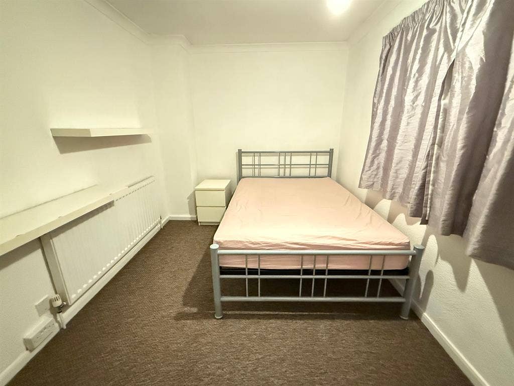 Double room available for 2 months