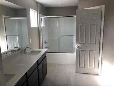 Bath 
w/garage