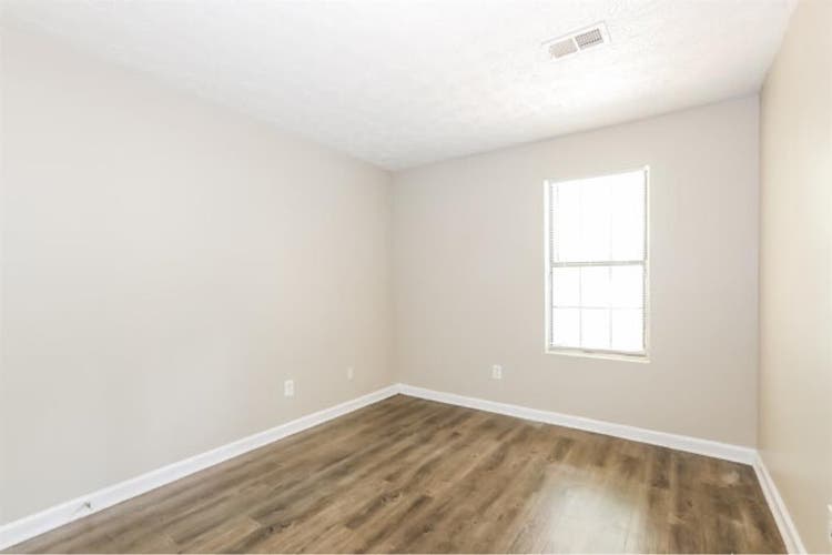 Private Room available. Lithonia