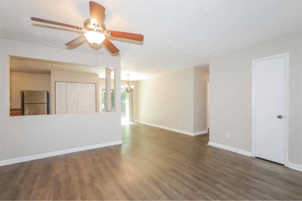 Private Room available. Lithonia