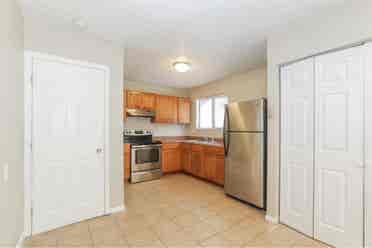 Private Room available. Lithonia