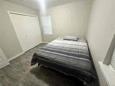 looking for FEMALE roomate