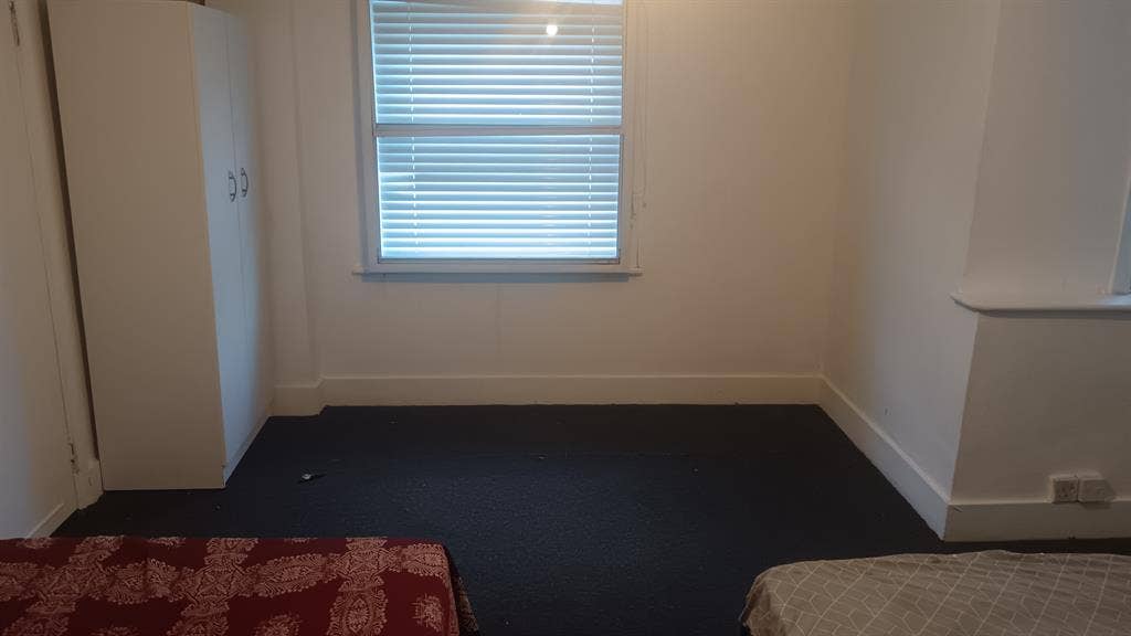 Room available for rent