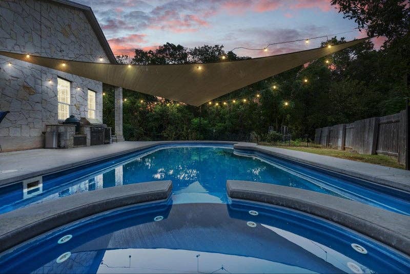 Luxury Living! Pool, Hot Tub, & 5G
