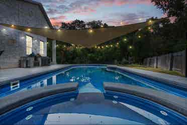 Luxury Living! Pool, Hot Tub, & 5G