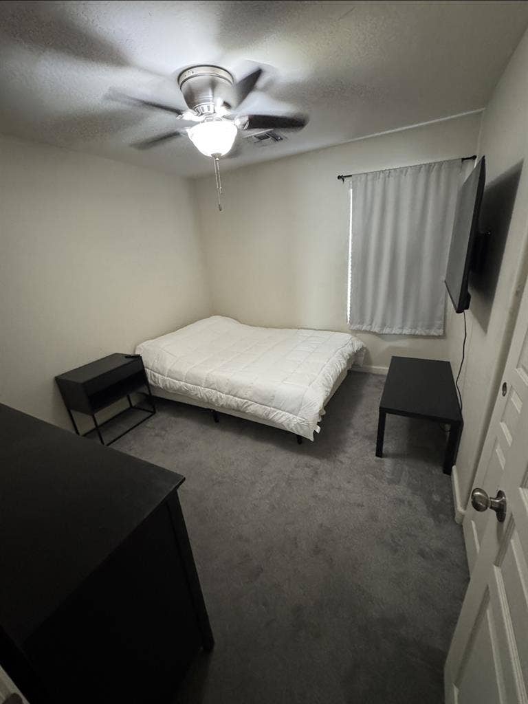 Room near downtown tolleson
