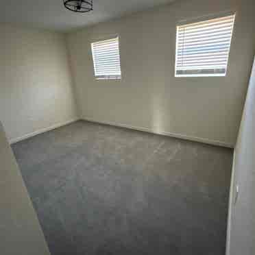 Iso roommate!