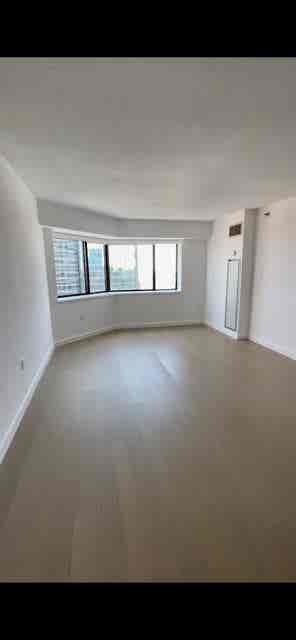 Bath Luxury Highrise Apt
