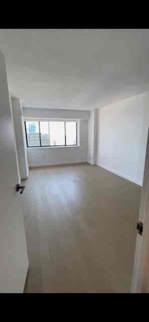 Bath Luxury Highrise Apt