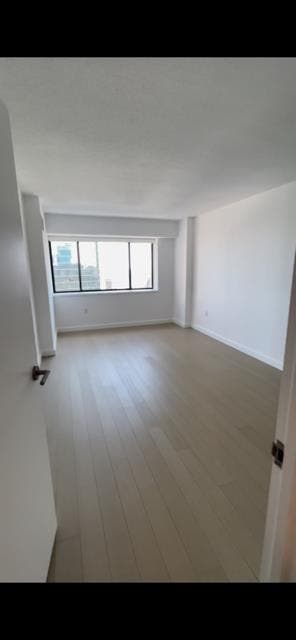 Luxury Highrise Apt w/ private bath