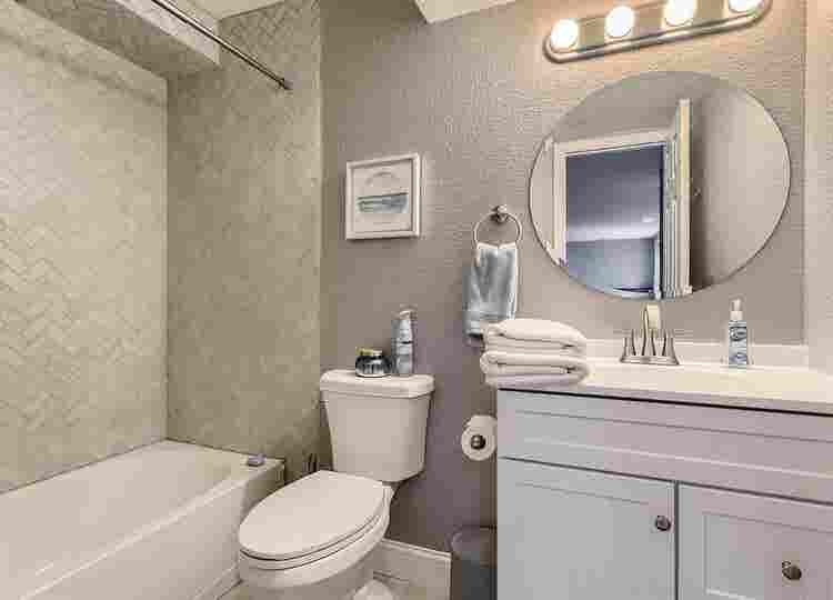 E & Gartrell Townhome Rooms