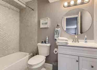 E & Gartrell Townhome Rooms