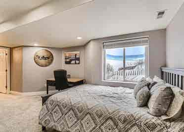 E & Gartrell Townhome Rooms