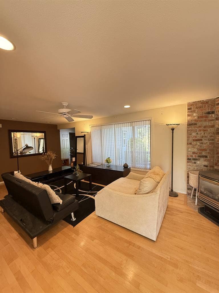 Private Room in Green Oasis w/ Deck