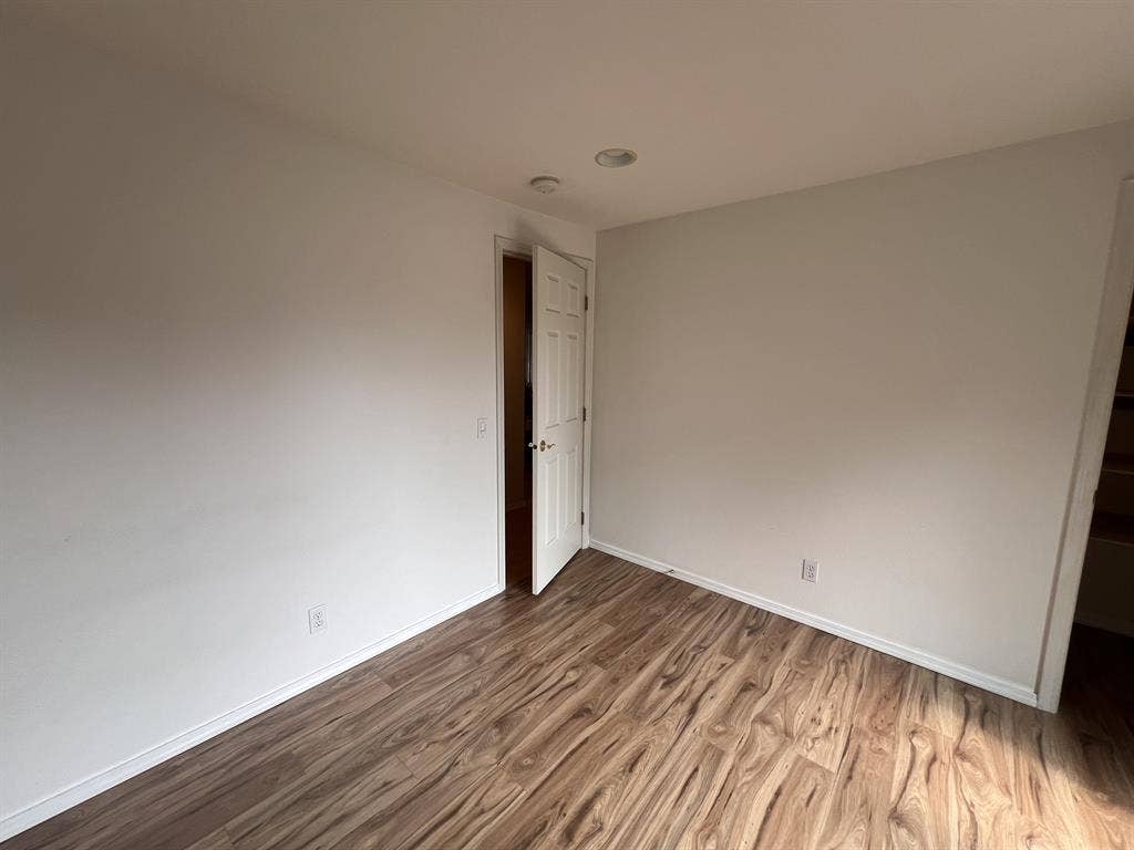 Private Room in Green Oasis w/ Deck