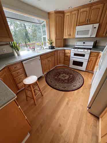 Private Room in Green Oasis w/ Deck
