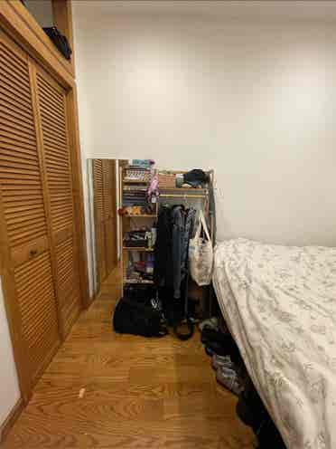 Looking for Roommate