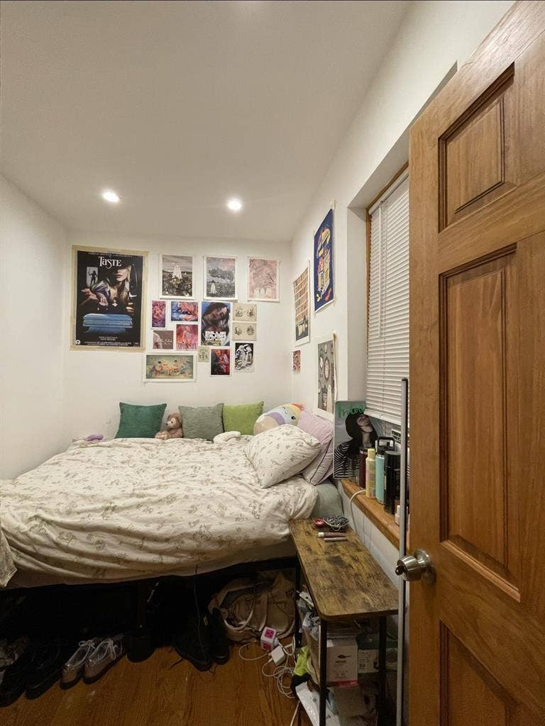 Looking for Roommate