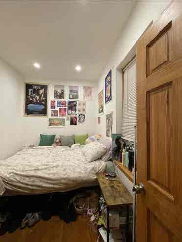 Looking for Roommate