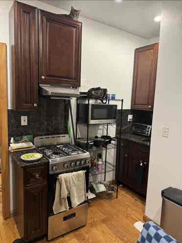 Looking for Roommate