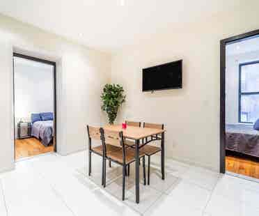 💜 Spacious & Furnished SUBLET 💜