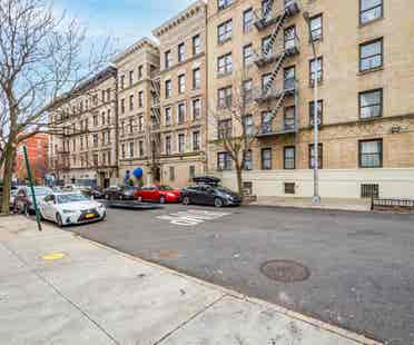 💜 Spacious & Furnished SUBLET 💜
