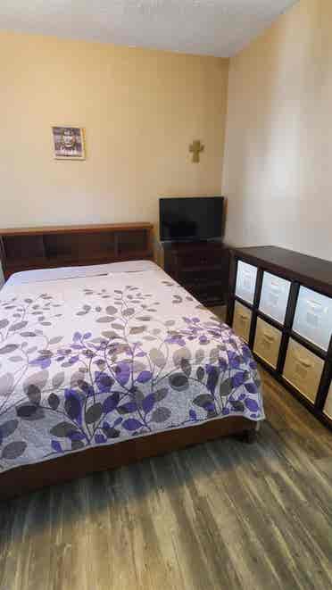 Looking for roommate