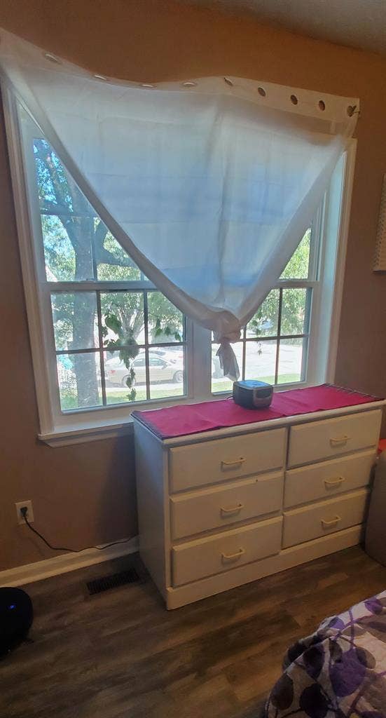Looking for roommate