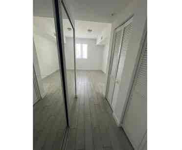 Room for rent in Edgewater