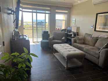 Luxury apartment, many ammenities!