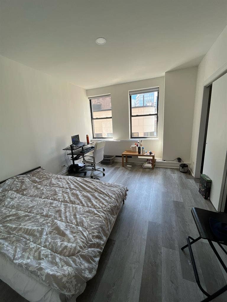 ✨Spacious Room in Midtown South✨